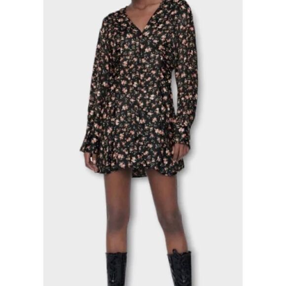 NWT Zara Black Floral Printed V Neck Ruched Mini 90’s Dress - Picture 3 of 9